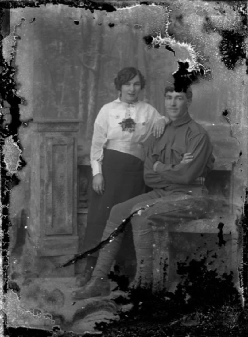 Beskadiget historisk fotografi